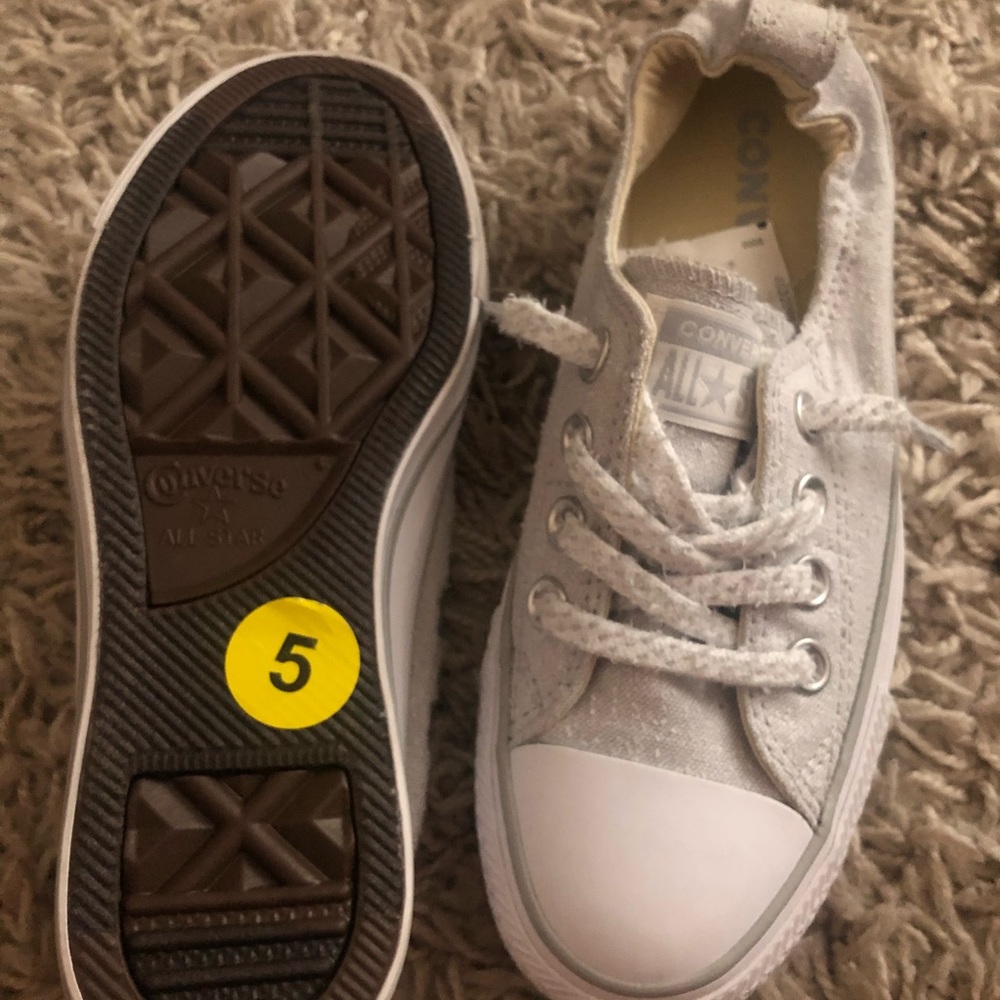 Light grey converse!